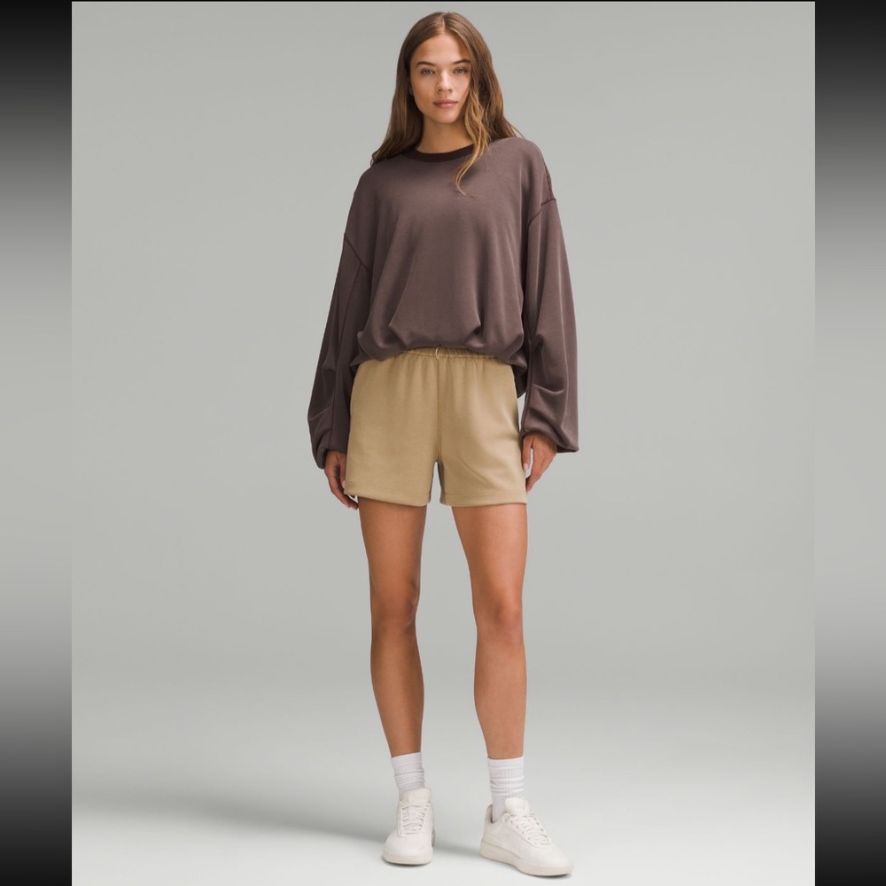 Lululemon NWT Softstreme High-Rise Short 4" Filbert Tan